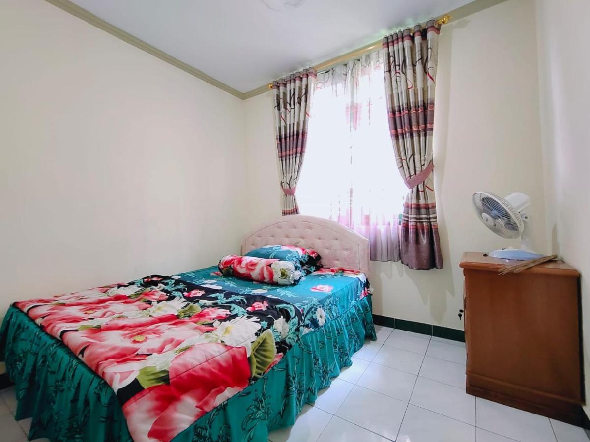Villa Semesta Cikundul Buitenkant foto