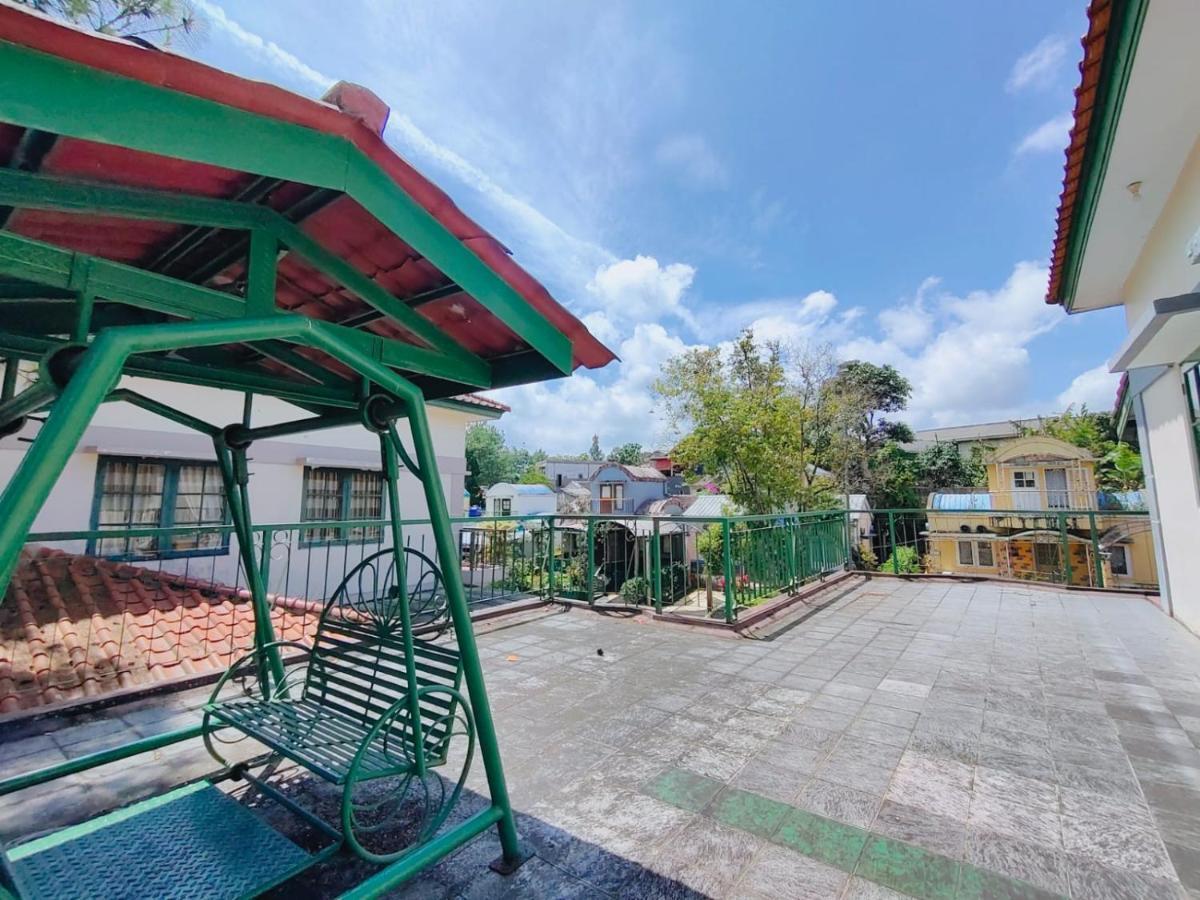 Villa Semesta Cikundul Buitenkant foto